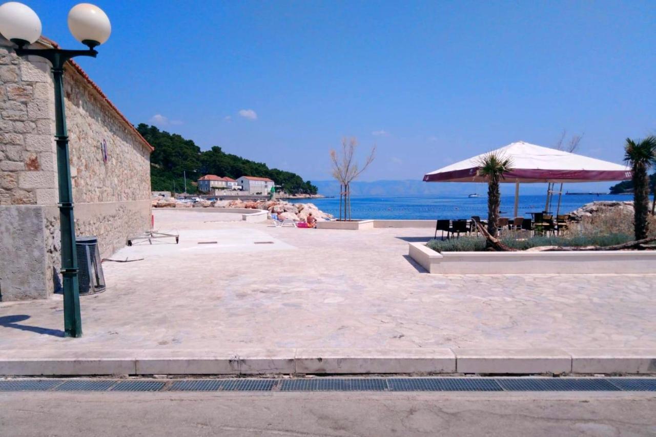 Apartments By The Sea Jelsa, Hvar - 11319 Елса Экстерьер фото